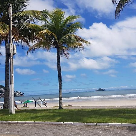 Apartamento A Uma Quadra Da Praia Гуаружа Экстерьер фото