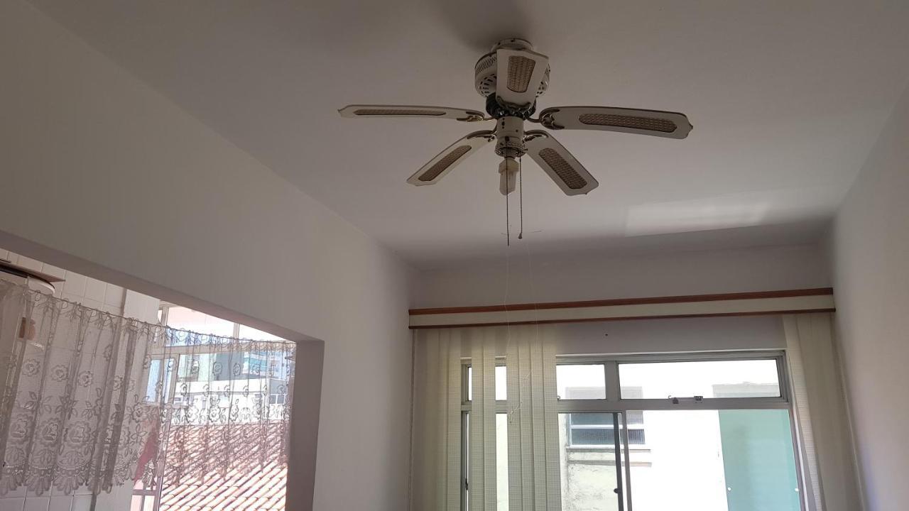 Apartamento A Uma Quadra Da Praia Гуаружа Экстерьер фото