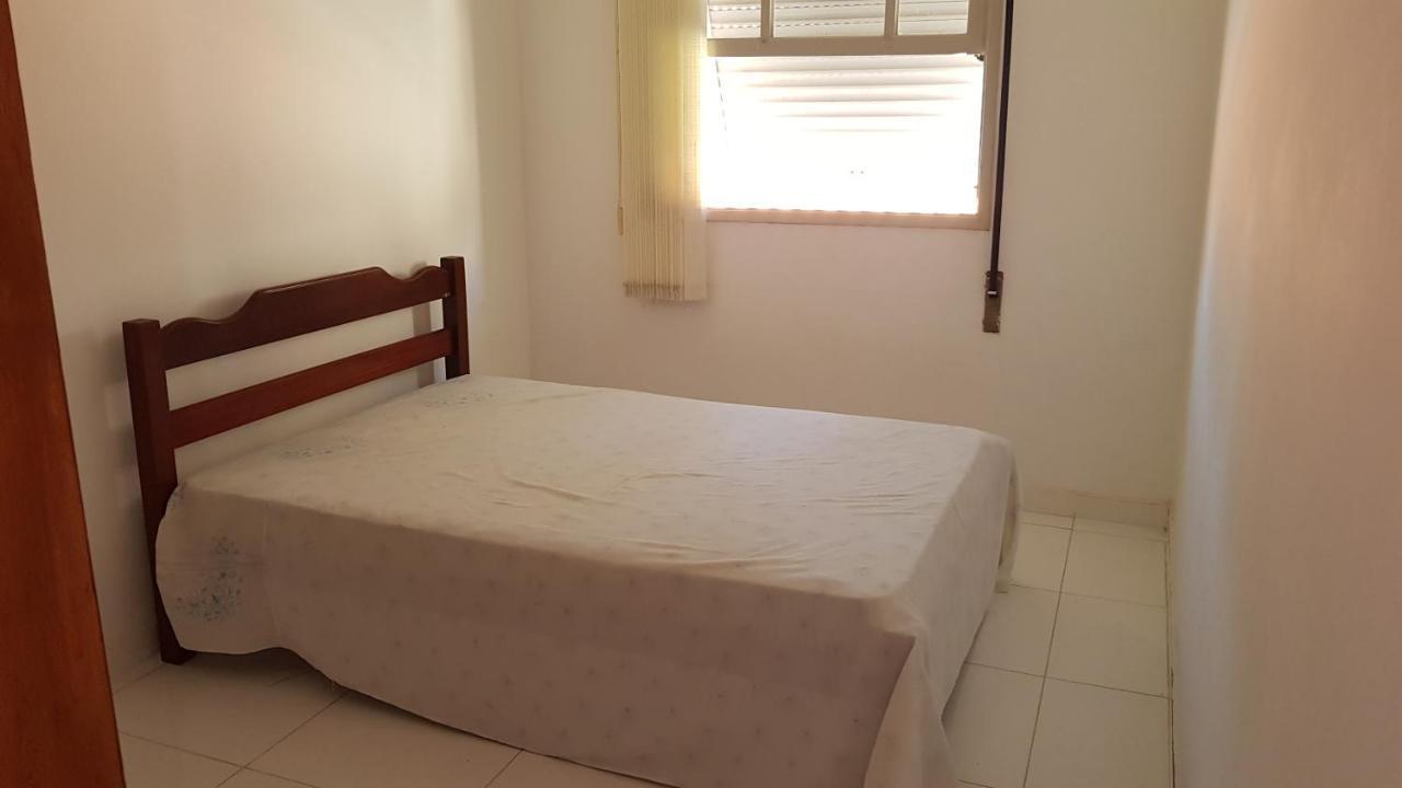 Apartamento A Uma Quadra Da Praia Гуаружа Экстерьер фото