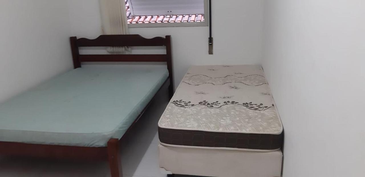 Apartamento A Uma Quadra Da Praia Гуаружа Экстерьер фото